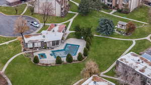 Birds eye view of property