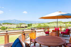 Balcony featuring a mountain view