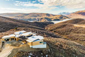 Bird's eye view with a mountain view