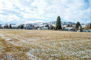 View of yard featuring a mountain view