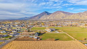 Drone / aerial view featuring a mountain view