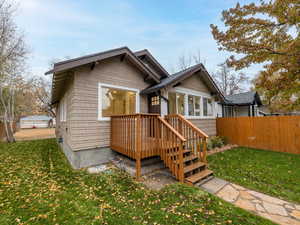 View of front of property featuring a front lawn