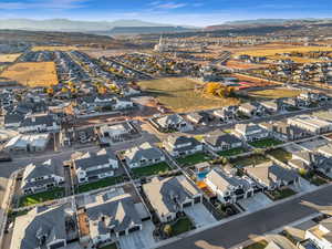 Bird's eye view featuring a mountain view