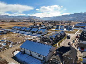 Bird's eye view featuring a mountain view