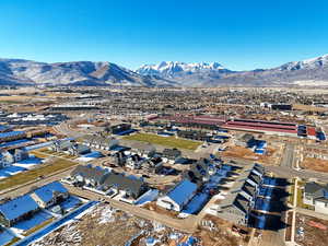 Bird's eye view featuring a mountain view