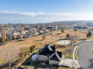 Bird's eye view with lake view