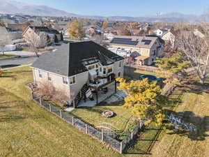 Drone / aerial view featuring a mountain view