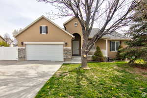 Front facade with a front yard