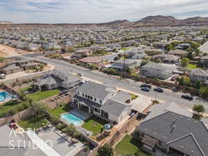 Bird's eye view with a mountain view