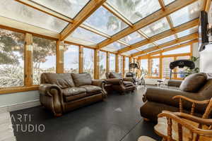 Sunroom / solarium