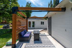 View of patio / terrace with outdoor lounge area