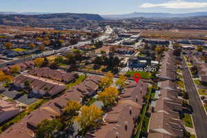 Aerial view with a mountain view