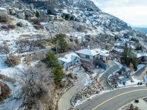 Snowy aerial view with a mountain view