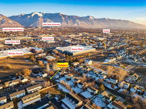 Bird's eye view featuring a mountain view