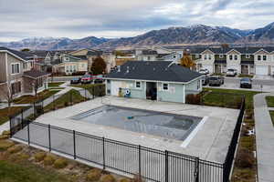 View of pool featuring a mountain view