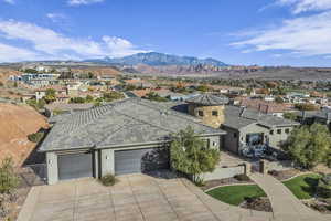 Bird's eye view featuring a mountain view