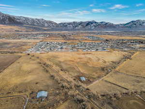 Bird's eye view with a mountain view