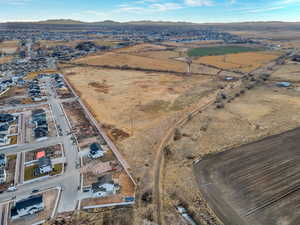 Aerial view with a mountain view