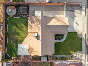 Birds eye view of property