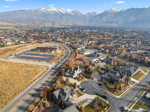 Bird's eye view with a mountain view