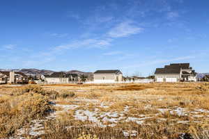 View of yard with a mountain view