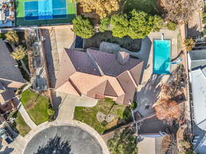 Birds eye view of property