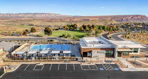 Birds eye view of amenity featuring a mountain view