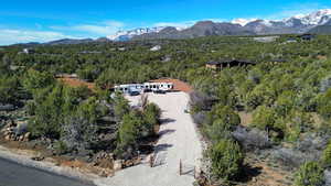 Aerial view with a mountain view