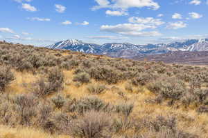 View of mountain feature