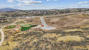 Aerial view with a mountain view