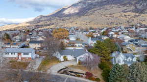 Drone / aerial view featuring a mountain view