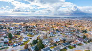 Aerial view with a mountain view