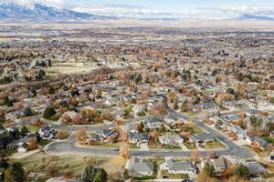 Drone / aerial view featuring a mountain view