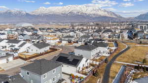 Bird's eye view featuring a mountain view