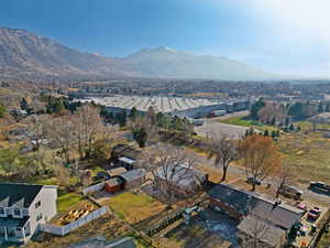 Bird's eye view featuring a mountain view