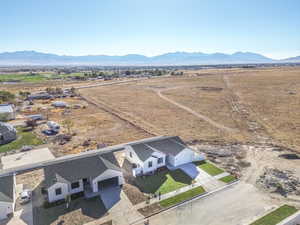 Bird's eye view with a mountain view
