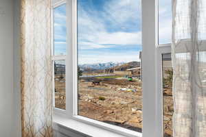 Room details featuring a mountain view