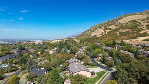 Bird's eye view with a mountain view