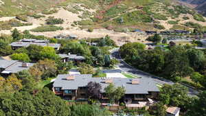 Birds eye view of property