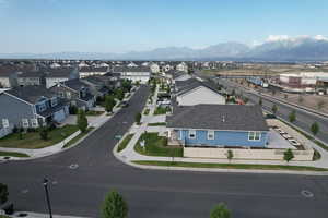 Bird's eye view with a mountain view