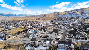 Bird's eye view featuring a mountain view