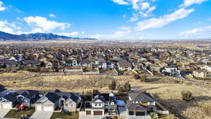 Aerial view with a mountain view