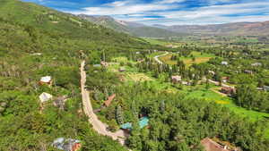 Bird's eye view with a mountain view