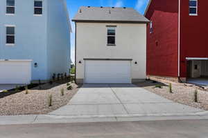 View of front of house featuring a garage