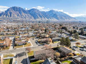 Aerial view featuring Y mountain view