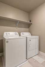 Washroom with independent washer and dryer