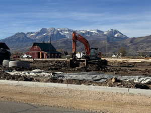 View of mountain feature