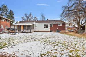 Huge backyard, perfect for gatherings and entertaining. Located in a quiet, friendly neighborhood on the east side of Ogden, just a few blocks from Weber State University and a couple minutes from downtown Ogden