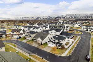 Bird's eye view with a mountain view