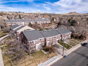 Aerial view with a mountain view